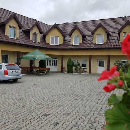 Hotelik Pod Baranami Siechnice Exterior foto