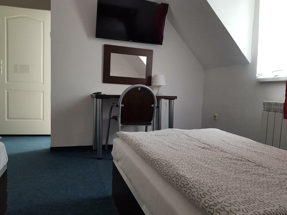 Hotelik Pod Baranami Siechnice Exterior foto